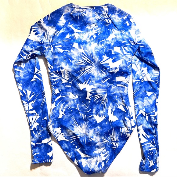 Trina Turk Basque Paddle Suit Swimsuit Size Medium Blue/White - Picture 2 of 6